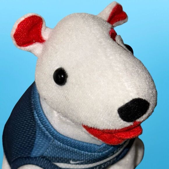 2018 Target Bullseye Dog MN Timberwolves #18 Basketball Plush Stuffed #5559/7000 - Picture 5 of 7